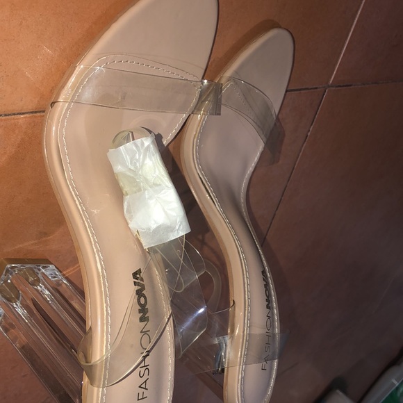 Women heels - Picture 2 of 2